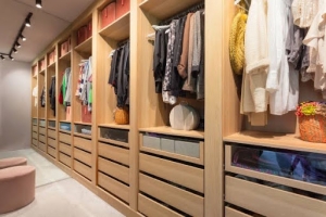 Sturdy wardrobe cabinet
