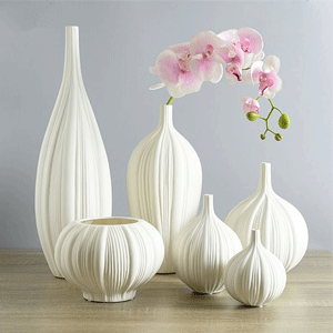 
                        Vases